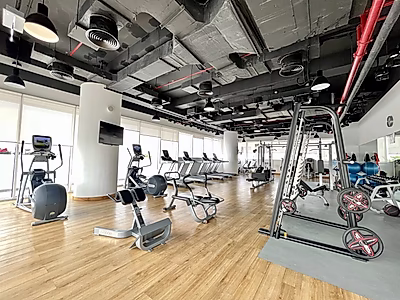 فيلا رائعة مكونة من 5 غرف نوم في منطقة أسباير زون | متضمنة شهرين مجانيين