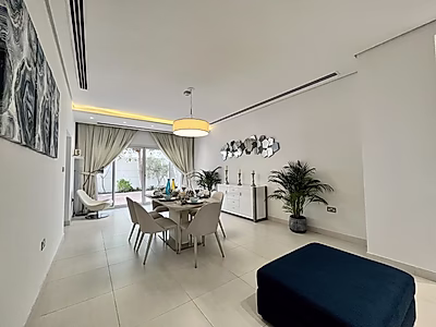 فيلا رائعة مكونة من 5 غرف نوم في منطقة أسباير زون | متضمنة شهرين مجانيين