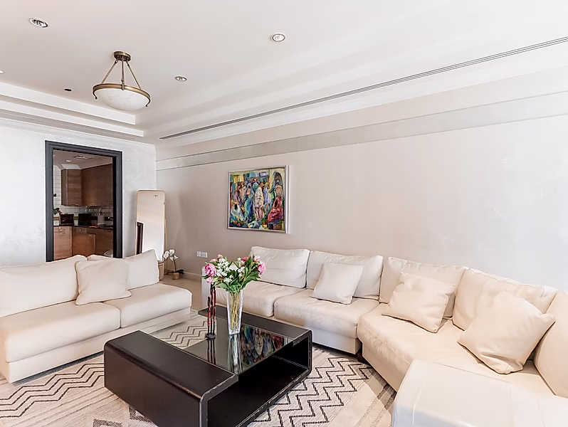 Own A Home Today. 2BR Fully Furnished Apartment In Porto Arabia - Photo 2