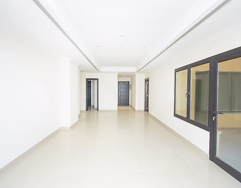 Mid-Floor | Semi-Furnished 1 Bedroom + Office | Porto Arabia - Photo 2