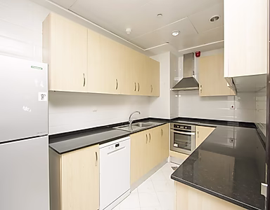 Mid-Floor | Semi-Furnished 1 Bedroom + Office | Porto Arabia