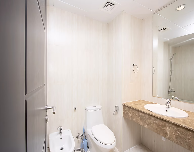 Mid-Floor | Semi-Furnished 1 Bedroom + Office | Porto Arabia - Photo 12