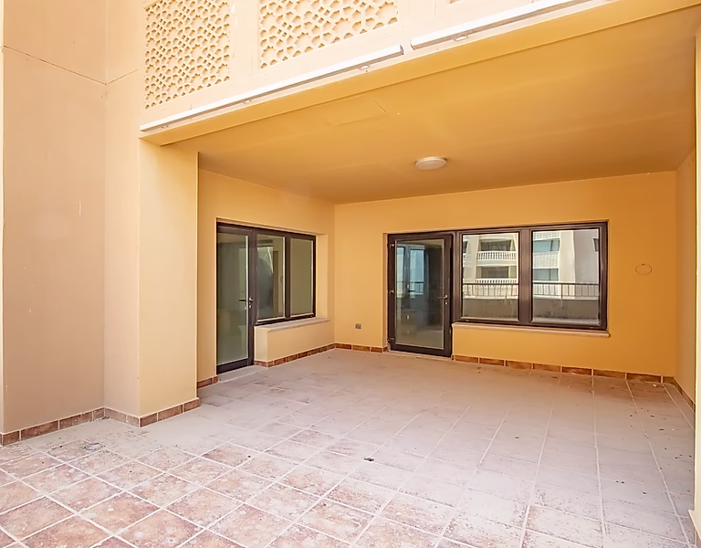 Mid-Floor | Semi-Furnished 1 Bedroom + Office | Porto Arabia - Photo 14