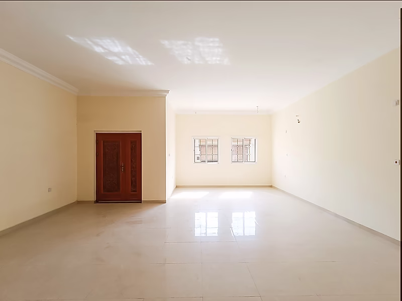 Huge Villa 8+maid+Majlis in Umm Qarn. - Photo 2