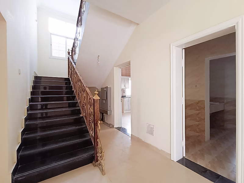 Huge Villa 8+maid+Majlis in Umm Qarn. - Photo 4