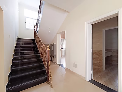 فيلا ضخمة 8+خادمة+مجلس في أم قرن