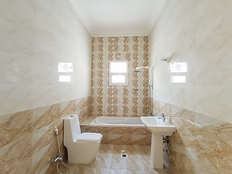 Huge Villa 8+maid+Majlis in Umm Qarn. - Photo 14