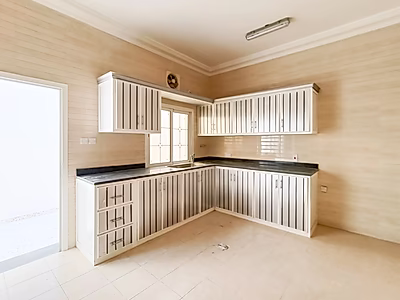 فيلا ضخمة 8+خادمة+مجلس في أم قرن