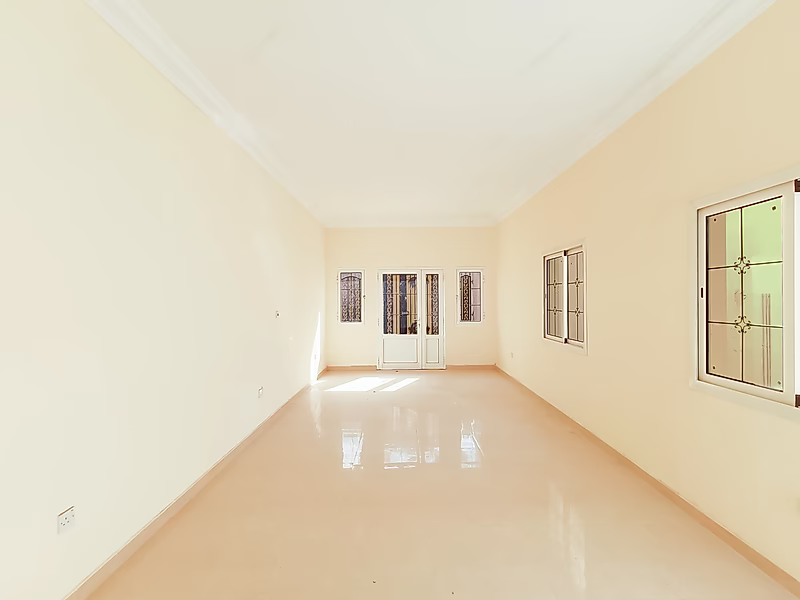 Huge Villa 8+maid+Majlis in Umm Qarn. - Photo 29