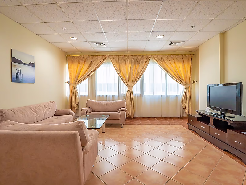 BILLS INCLUDED | 3 BEDS | FURNISHED - Photo 3