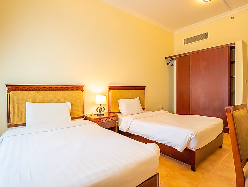 BILLS INCLUDED | 3 BEDS | FURNISHED - Photo 8