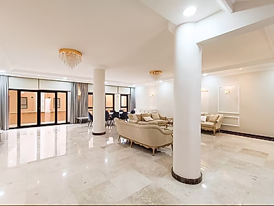 فيلا فاخرة بـ 6 غرف نوم مفروشة بالكامل | ويست باي لاجون