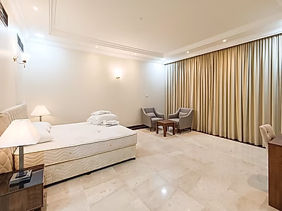 فيلا فاخرة بـ 6 غرف نوم مفروشة بالكامل | ويست باي لاجون