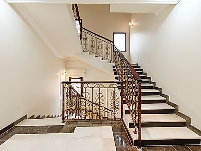 فيلا فاخرة بـ 6 غرف نوم مفروشة بالكامل | ويست باي لاجون