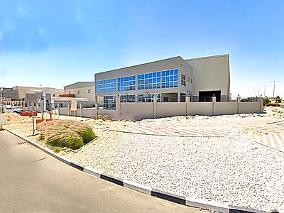 فرصة موسعة في انتظارك: مستودع ضخم للبيع!