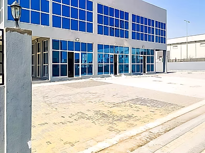 فرصة موسعة في انتظارك: مستودع ضخم للبيع!