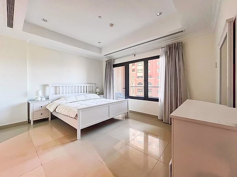 Elegant 1BR Fully Furnished  - Unmatched Luxury at a Special Rate - Photo 4