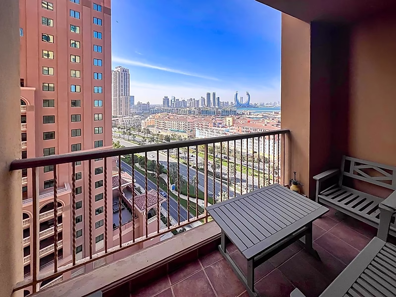 Elegant 1BR Fully Furnished  - Unmatched Luxury at a Special Rate - Photo 12