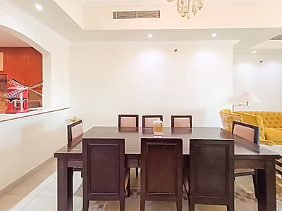 Luxury 1BR Haven | Vibrant Waterfront