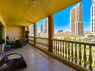 Luxury 1BR Haven | Vibrant Waterfront