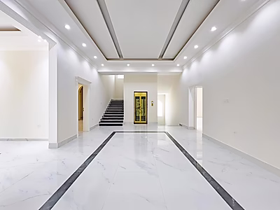 للبيع فيلا 8 غرف نوم جديدة في حزم المرخية