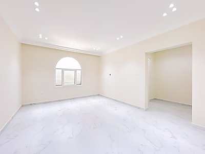 للبيع فيلا 8 غرف نوم جديدة في حزم المرخية