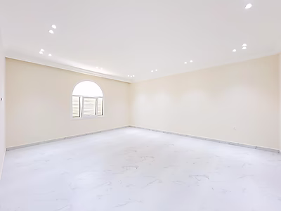 للبيع فيلا 8 غرف نوم جديدة في حزم المرخية