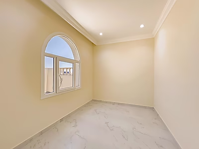 للبيع فيلا 8 غرف نوم جديدة في حزم المرخية