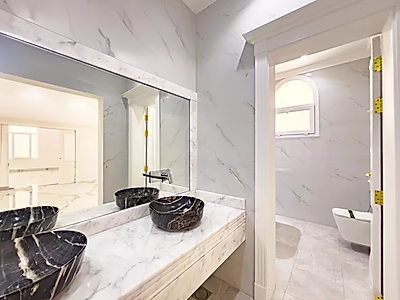 للبيع فيلا 8 غرف نوم جديدة في حزم المرخية