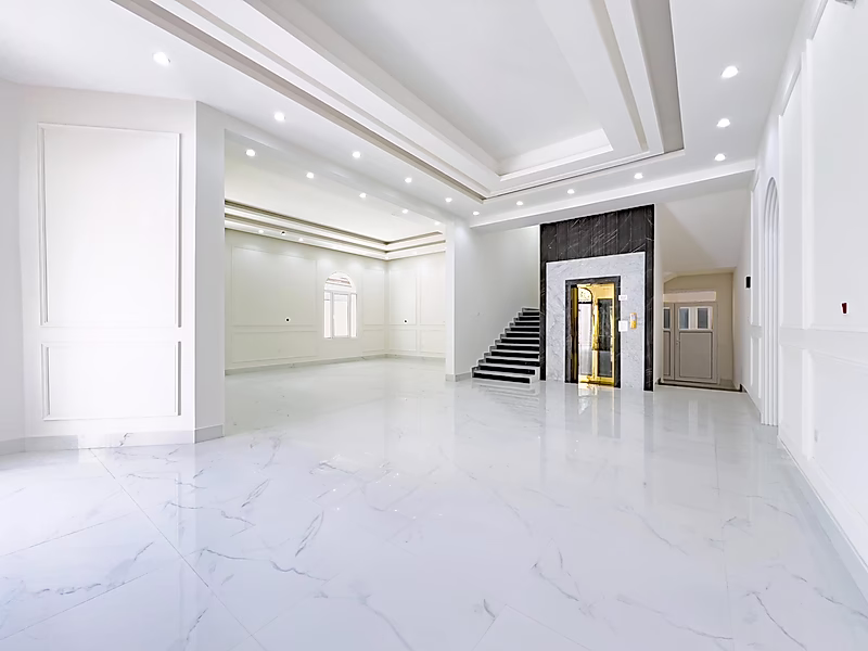 للبيع فيلا 8 غرف نوم جديدة في حزم المرخية - Photo 1