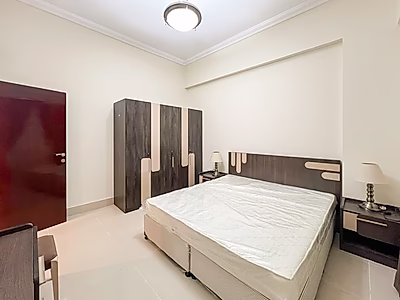 شقة مجددة بشكل رائع بغرفتي نوم