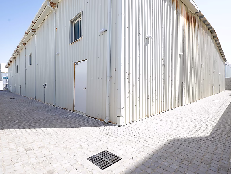 HUGE WAREHOUSE FOR LEASE | 2,000 SQM | BIRKAT AL AWAMER - Photo 5