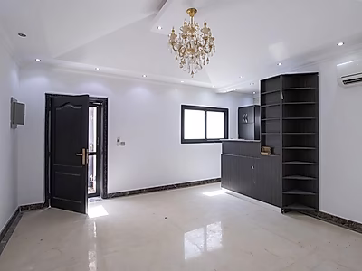 للبيع فيلا 6+خادمة في حزم المرخية