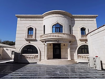 للبيع فيلا 6+خادمة في حزم المرخية