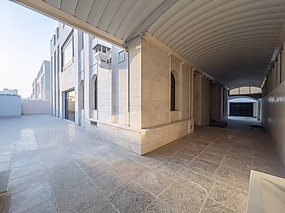 فيلا مستقلة مذهلة للإيجار في لوسيل