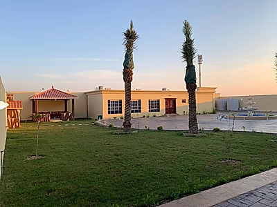 فيلا ضخمة 3 + خادمة + مجلس في أم عبيرية