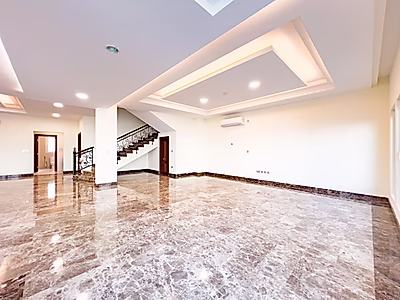 Luxurious Lagoon: Semi-Furnished 5-Bedroom Villa.