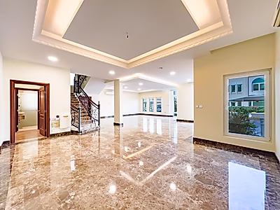 Luxurious Lagoon: Semi-Furnished 5-Bedroom Villa.