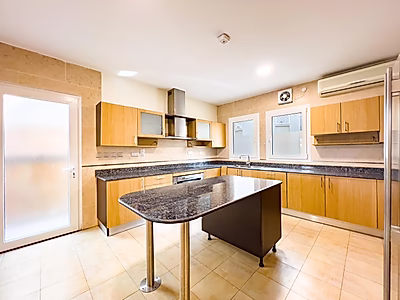 Luxurious Lagoon: Semi-Furnished 5-Bedroom Villa.