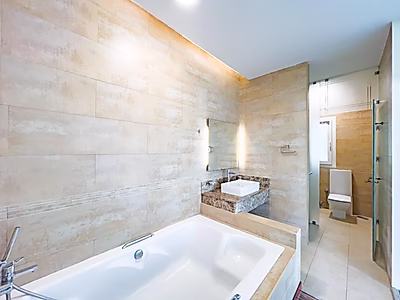 Luxurious Lagoon: Semi-Furnished 5-Bedroom Villa.