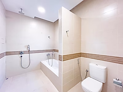 Luxurious Lagoon: Semi-Furnished 5-Bedroom Villa.