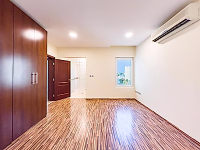 Luxurious Lagoon: Semi-Furnished 5-Bedroom Villa.