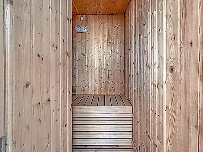 FULLY FURNISHED ONE BEDROOM WITH ALL BILLS IN OLD AIRPORT..