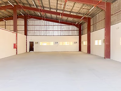 حصريا || موقع متميز || مستودع || 700م2 || منطقة صناعية