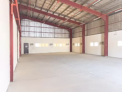 حصريا || موقع متميز || مستودع || 700م2 || منطقة صناعية