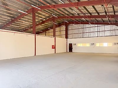 حصريا || موقع متميز || مستودع || 700م2 || منطقة صناعية