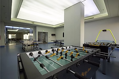 شَقَّة مُفْرَشَة كَامِلًا غُرْفَتَيْ نَوْم فِي أُم غُوَيْلِينَة