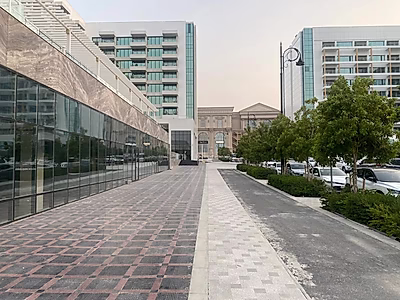 متجر مذهل بمنطقة لوسيل