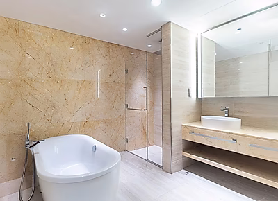 **شقة ضخمة مكونة من 3 غرف نوم + غرفة خادمة جاهزة للانتقال عند دفع 35٪ دفعة أولى**