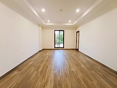 شقة واسعة مفروشة جزئيًا بغرفة نوم واحدة مع تراس جميل في لوسيل